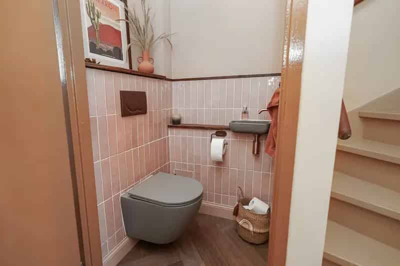 3-kamer Maisonnette Houtwijk: Duurzaam Appartement met Balkon en Zonnepanelen