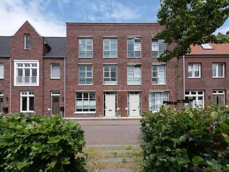 Huis te koop Amersfoort Laakse Tuinen: 5 slaapkamers, luxe badkamer, tuin, energielabel A