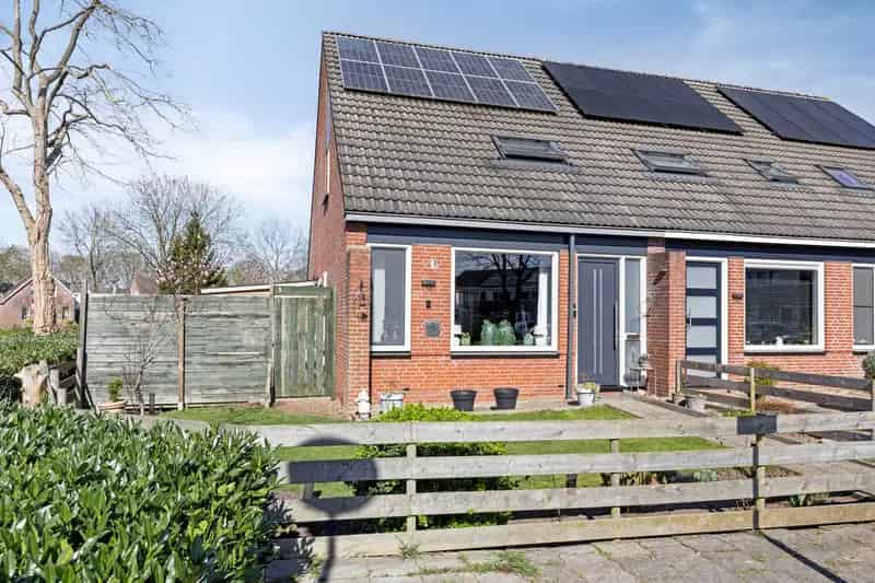 Hoekwoning Oude Pekela 3 slaapkamers Nabij voorzieningen