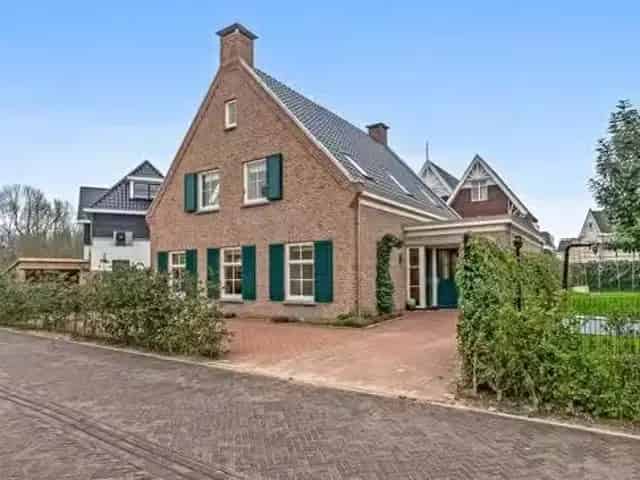 Huis te koop Den Haag 10 kamers 342m2
