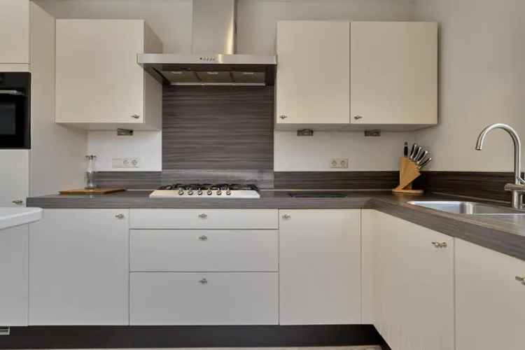 5 Slaapkamers Ruime gezinswoning Moderne Keuken Fijne Tuin Rustige Wijk