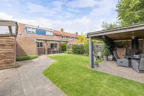 Ruime Hoekwoning Rutten 3 slaapkamers Moderne Keuken Badkamer