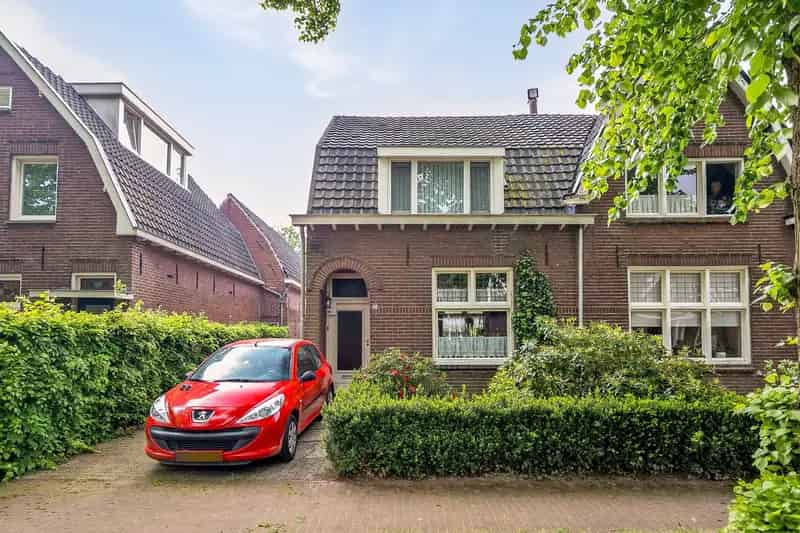 Ruime Tweekapper Oisterwijk met Diepe Tuin en Aanbouw