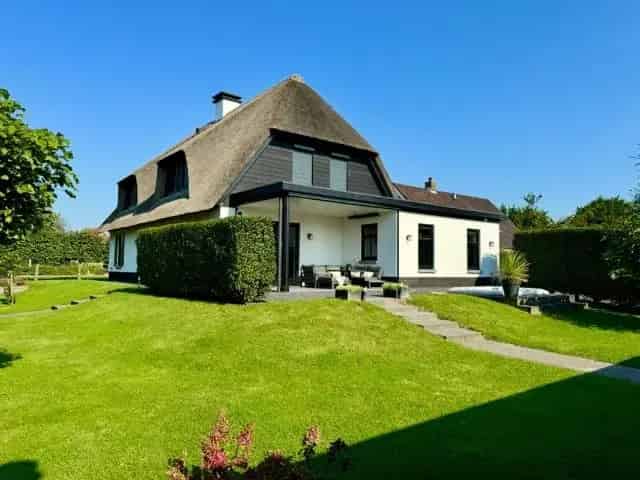 Unieke Villa te koop in Aalsmeer