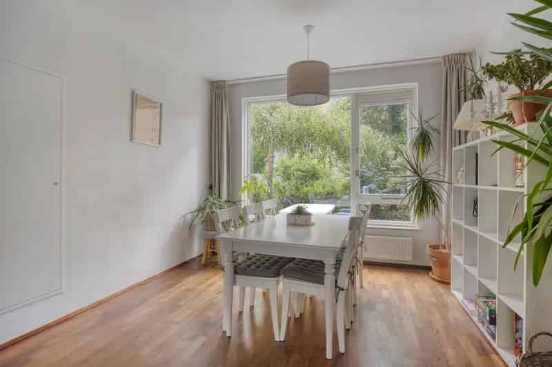 Huis te koop Apeldoorn 5 slaapkamers grote tuin garage