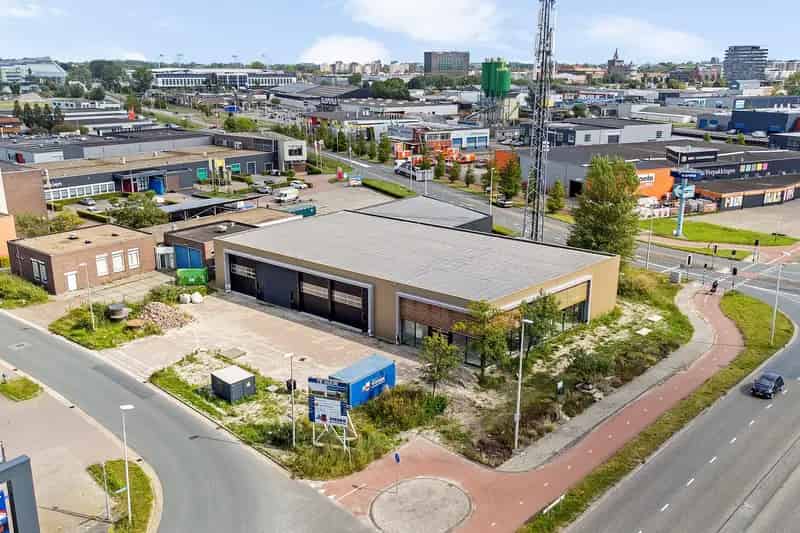 Showroom Kantoorruimte Leeuwarden 485m2 te Huur