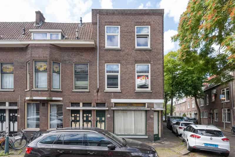 hoek bovenwoning Oud Charlois 5 kamers 93m2 renovatie