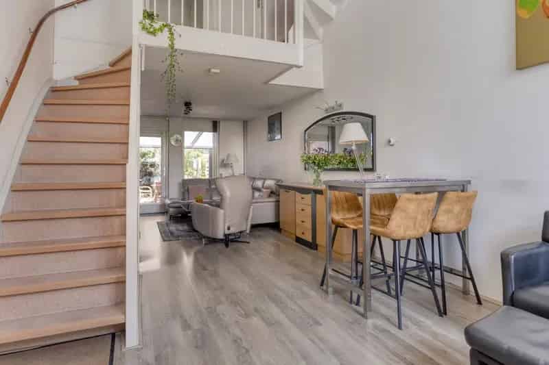 Huis te koop Rotterdam Oud Crooswijk 124m2 4 lagen Diepe tuin