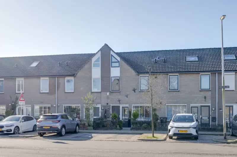 Huis te koop Purmerend 3 slaapkamers 117m2 Tuin Dakterras Zonnepanelen