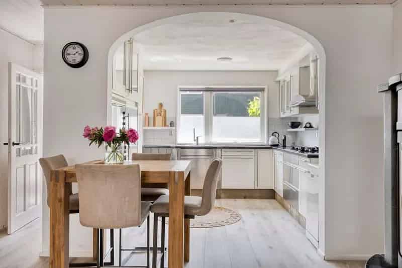 Ruime Tussenwoning Zwaag 3 slaapkamers Tuin Parkeren