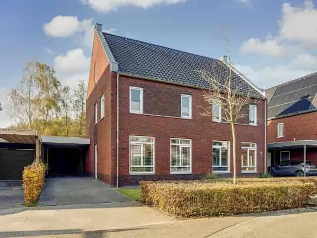 Te Koop: Moderne Tweekapper in Wijerspark Hapert