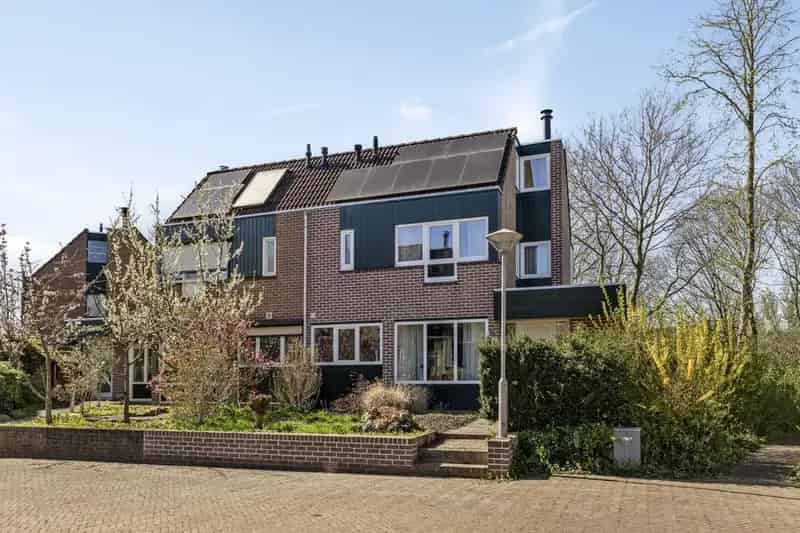 Ruime 4 Slaapkamers 2-onder-1-kapwoning Goes Noordhoek