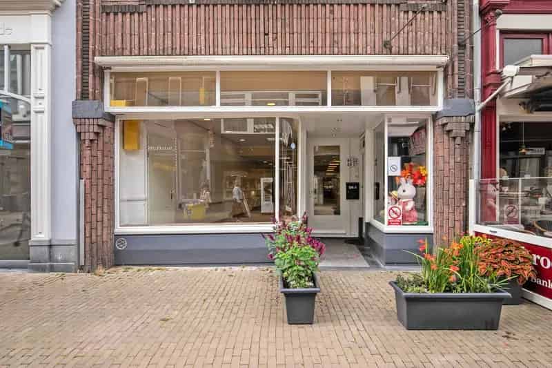 Winkel te Huur Kampen: 206m² Toplocatie