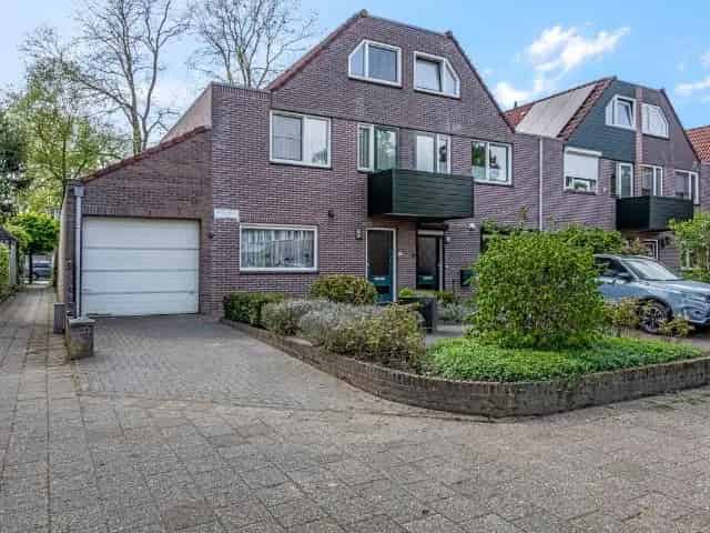 Hoekwoning Ede 4 slaapkamers Garage Kindvriendelijk