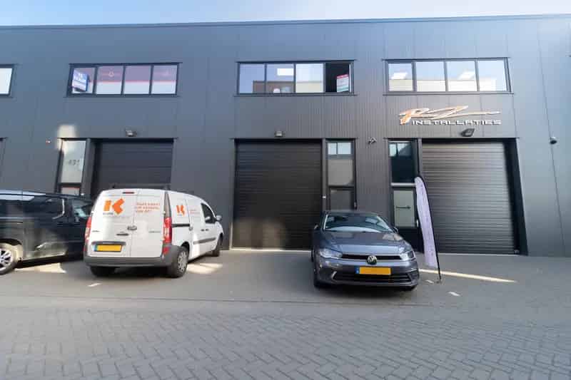 Bedrijfsunit te Huur Roelofarendsveen 202m2 A4