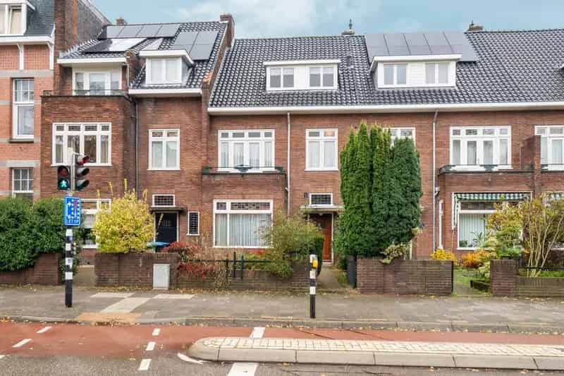 Ruime 6 Slaapkamers Huis Nijmegen Nabij Scholen En Ziekenhuizen