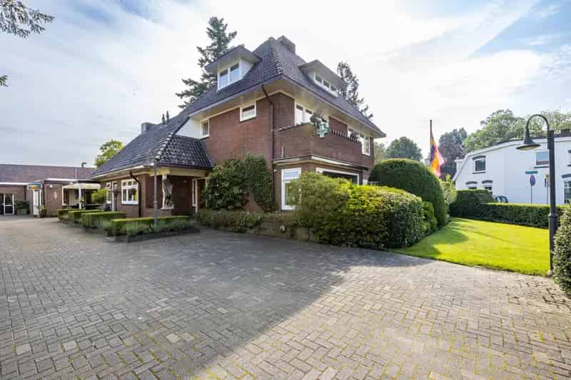Wonen en werken in riante vrijstaande woning Almelo