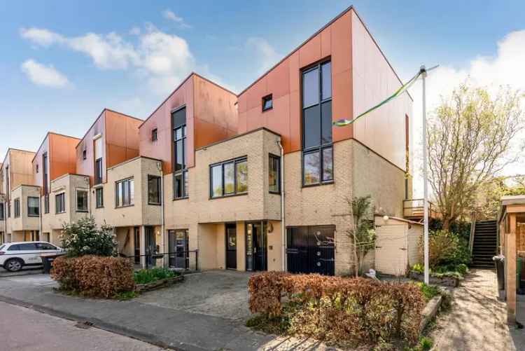Ruime Hoekwoning Lelystad Landstrekenwijk Garage Dakterras Tuin