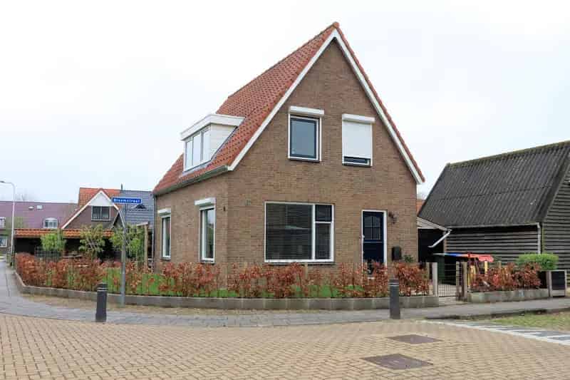 Vrijstaande woning Ossenzijl 4 slaapkamers gerenoveerd