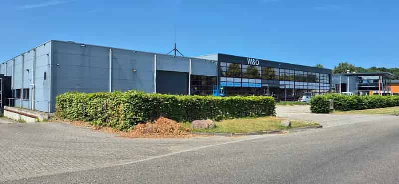 Bedrijfshal te Huur Emmen 3230m²
