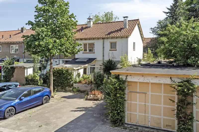 7-kamer Hoekwoning Utrecht Grote Tuin Garage Te Renoveren