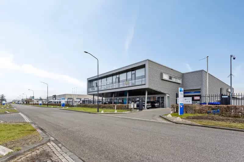 Bedrijfshal te huur Oud Gastel 751m² Showroom Kantoor Opslag
