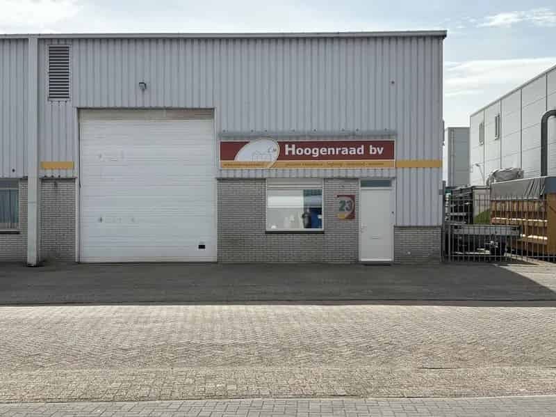 Bedrijfshal te Huur 's-Gravenzande 370m² Kantoor Opslag