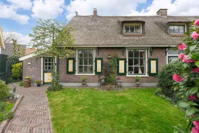 Huis te koop: Valkenaarstraat 35 1271 TJ Huizen 
