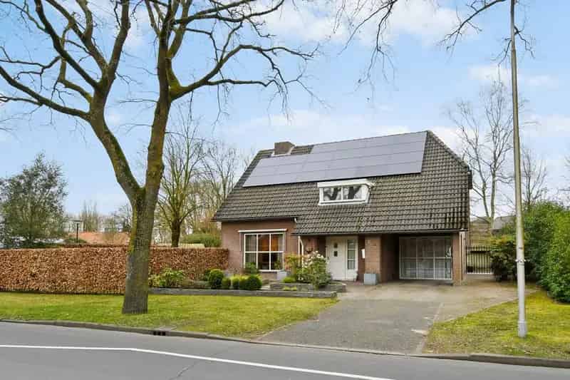 Vrijstaande woning Asten 4 slaapkamers moderne keuken tuin 22 zonnepanelen