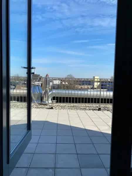 Ruim appartement met veel lichtinval en terras beschikbaar per 1 mei 2025