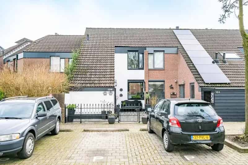 Ruime 6 Kamer Eengezinswoning Batau Noord 4 slaapkamers