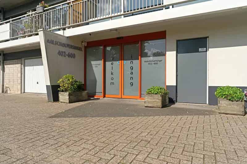 Appartement te koop Velp: Balkon, Berging & Lift - Te moderniseren