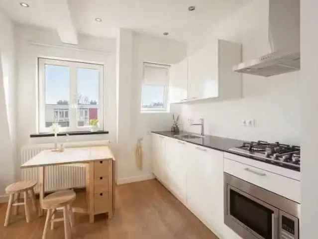 Tweekamerappartement Amsterdam Oud West 22m2 gerenoveerd