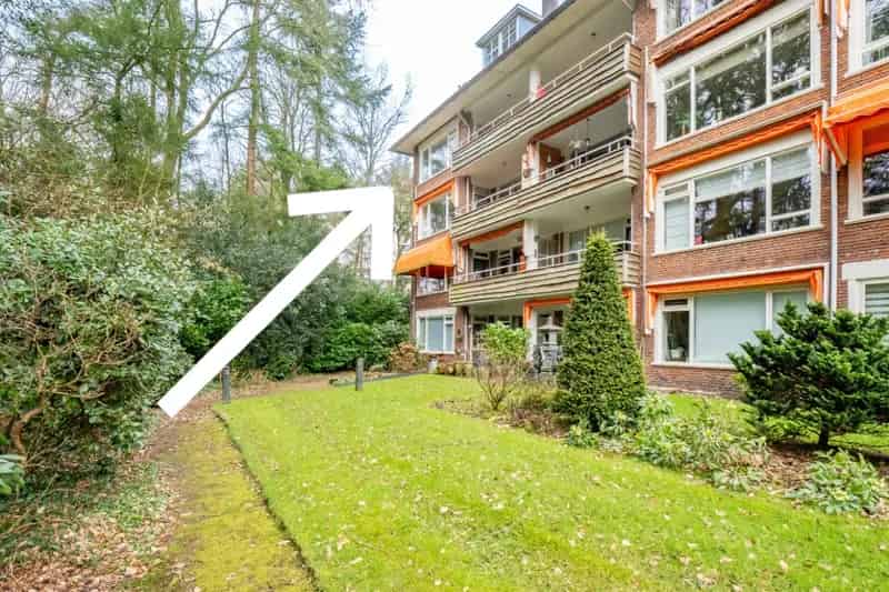 Ruim appartement Bilthoven: Bosrijke omgeving, senioren 50+