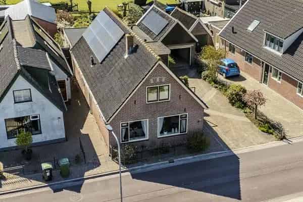 Ruime vrijstaande woning Kalverdijk 75 Tuitjenhorn
