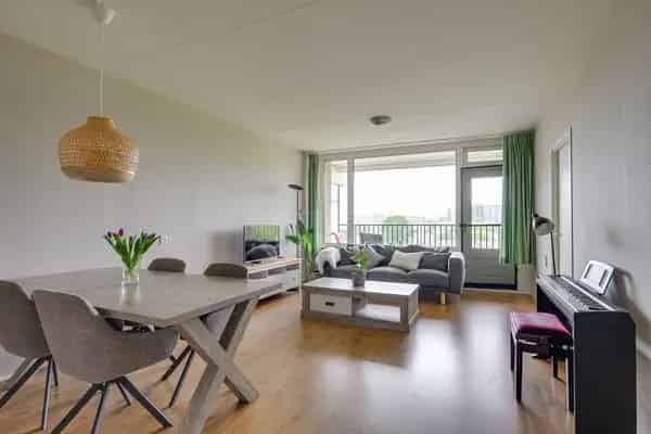 2 Kamer Appartement 5e Verdieping Balkon Parkeerplaats