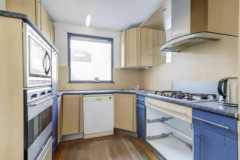 Ruime Hoekwoning 4 Slaapkamers Zonnige Tuin Nabij Centrum