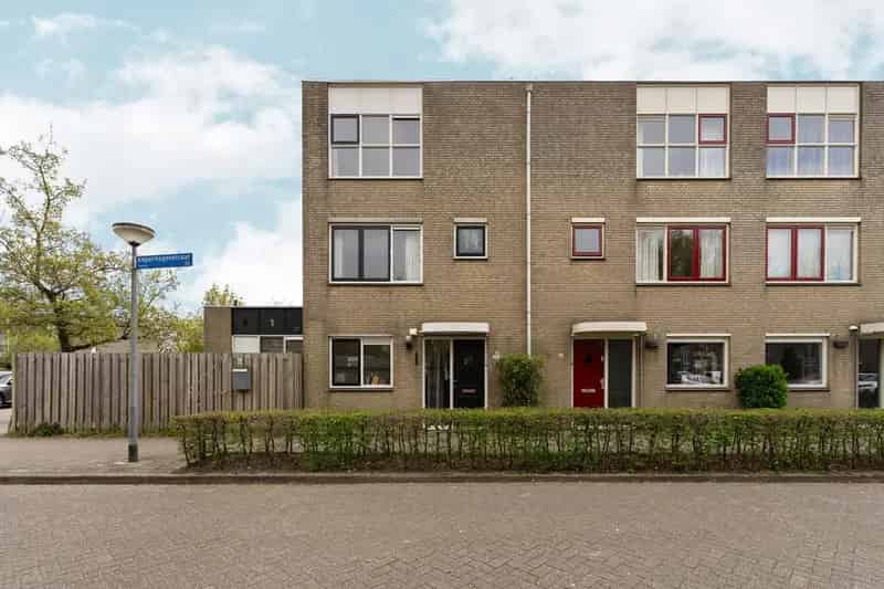 Ruime 6 Kamerwoning Almere Buiten Nabij Winkelcentrum 5 Slaapkamers