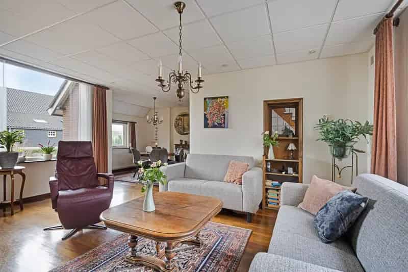 Vrijstaande woning Wagenberg - Ruime tuin en bijgebouwen