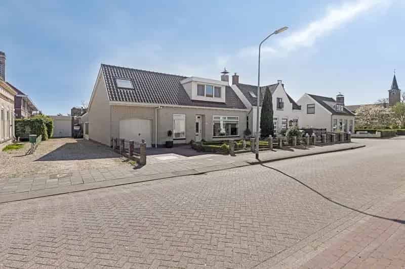 Vrijstaande woning Melissant 4 slaapkamers grote schuur garage