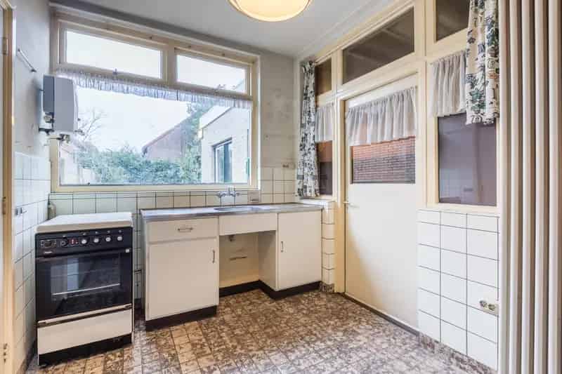 Jaren 30 Tweekapper Teteringen Te Moderniseren