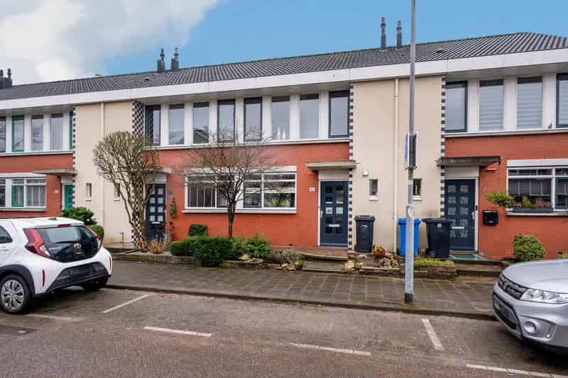 4-kamer Eengezinswoning Vreewijk Nabij Winkels en Park