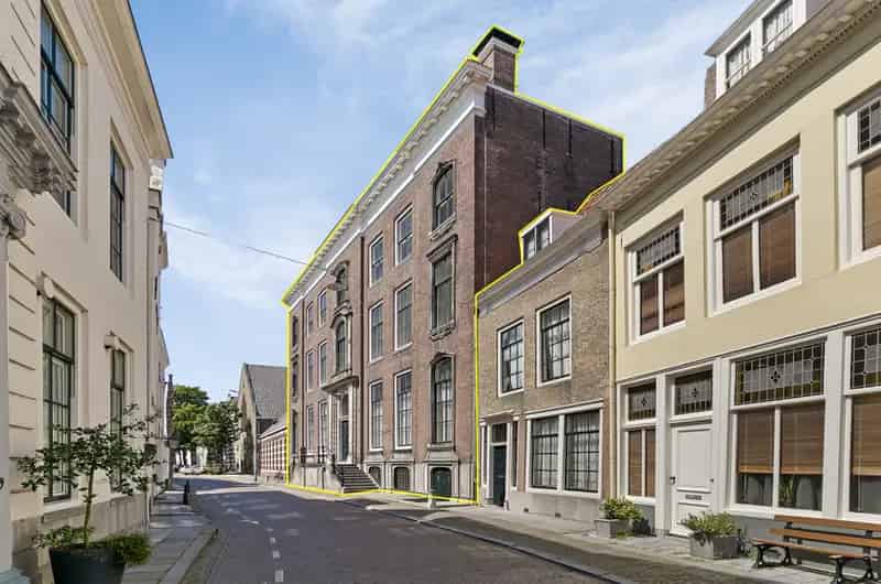 Kantoor Middelburg 975m2 te huur  Statig pand 14 parkeerplaatsen