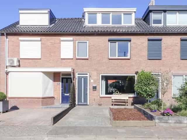 Ruime gezinswoning Bunschoten Spakenburg met XL veranda