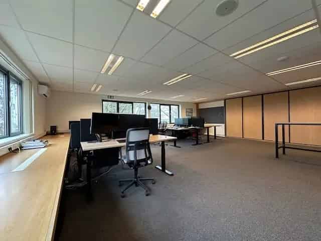 Bedrijfshal te Koop Edam 373 m2 Kantoor Verdieping Buitenterrein