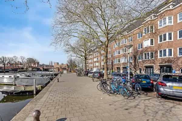 Amsterdam Weesperzijde: Gerenoveerd 3-kamerappartement 63m2