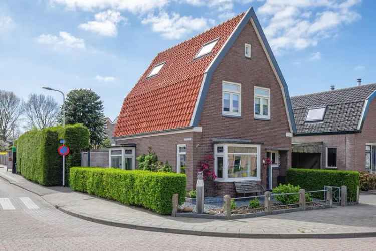 Jaren 30 woning Den Burg 5 slaapkamers tuin jacuzzi