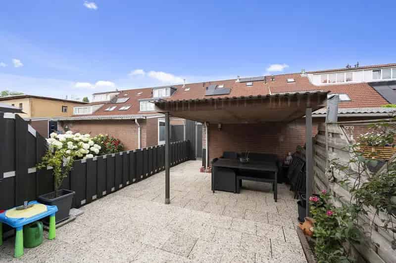 Amsterdam Zuidoost: Gezinswoning 3 slaapkamers Tuin Amsterdam