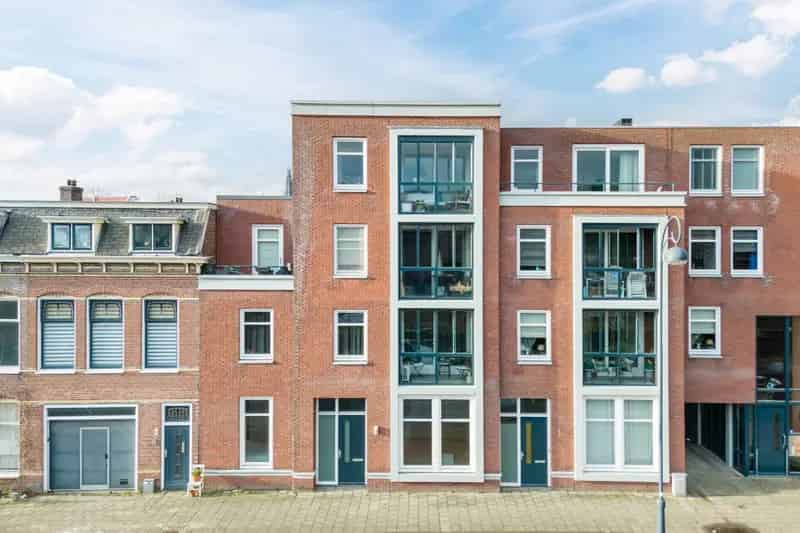 Moderne benedenwoning met kantoor Haarlem Herensingel