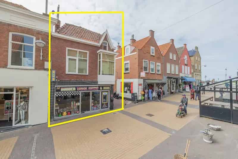 Winkel en Bovenwoning te Koop Zandvoort Centrum